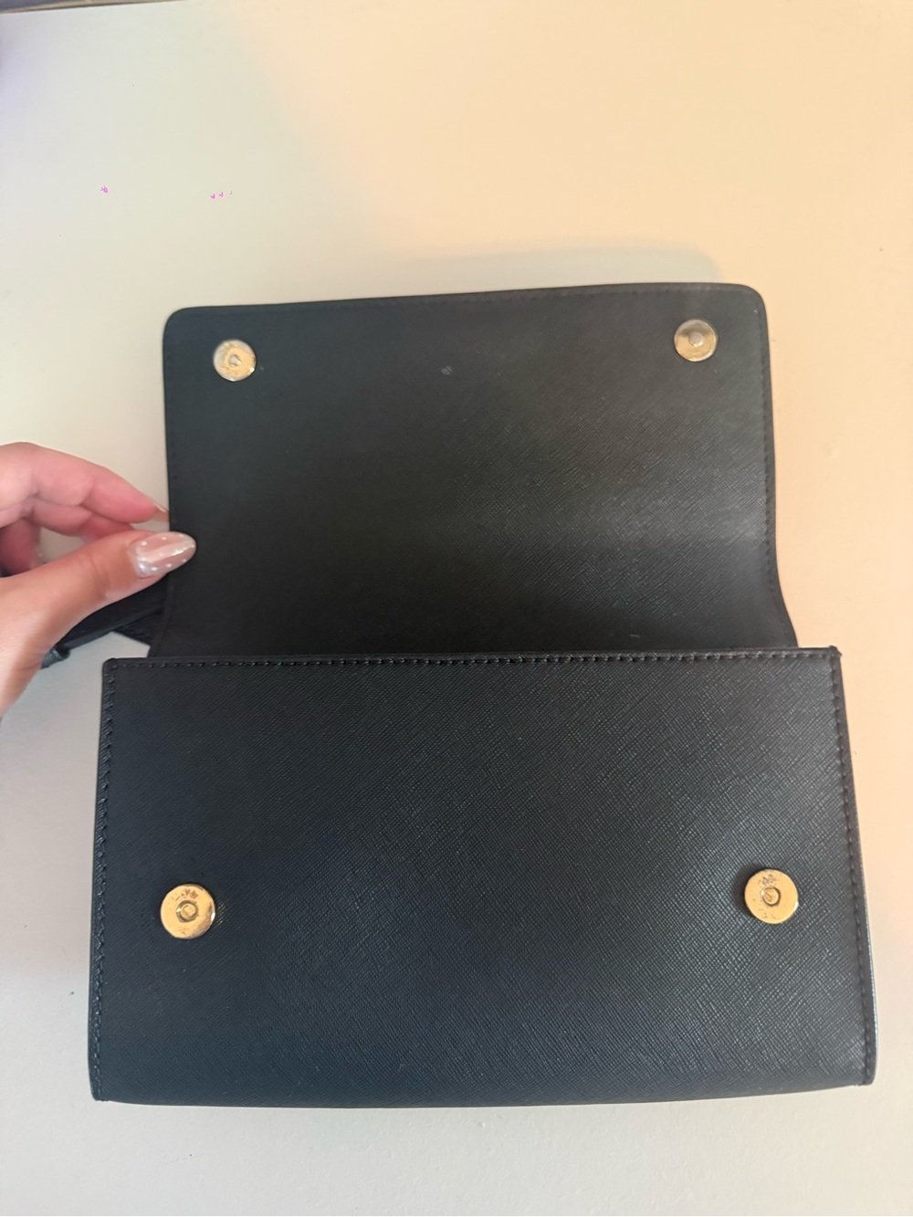 MICHAEL KORS Black Saffiano Leather Crossbody Wallet with Gold Logo - Picture 3 of 4